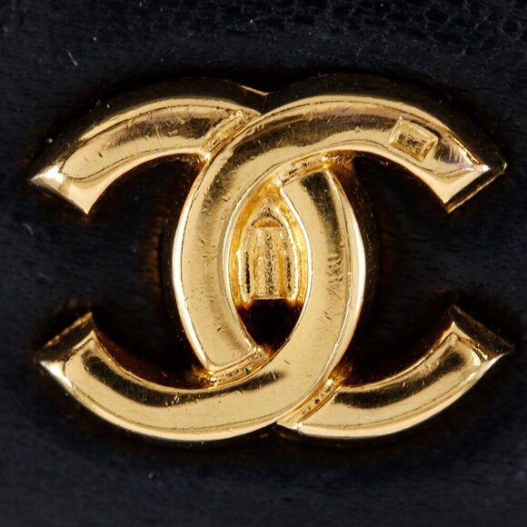 CHANEL Black Lambskin Leather Pochette Shoulder Bag - Picture 16 of 16